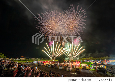 Hokkaido fireworks festival and spectators watching the fireworks Hokkaido fireworks festival and spectators watching the fireworks 117883614