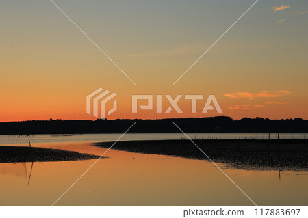 A beautiful morning glow A beautiful morning glow 117883697