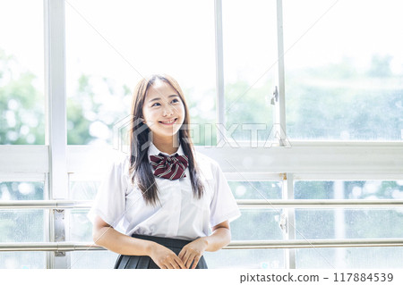 教室窗邊高中女生的肖像 教室窗邊高中女生的肖像 117884539