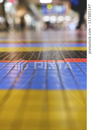 Airport floor and unrecognizable people at the international airport. 117885147