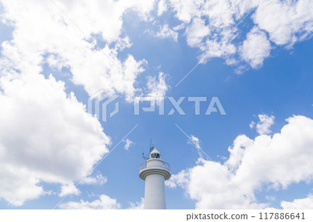 「青森縣」夏日的天空和白色燈塔八戶市 「青森縣」夏日的天空和白色燈塔八戶市 117886641