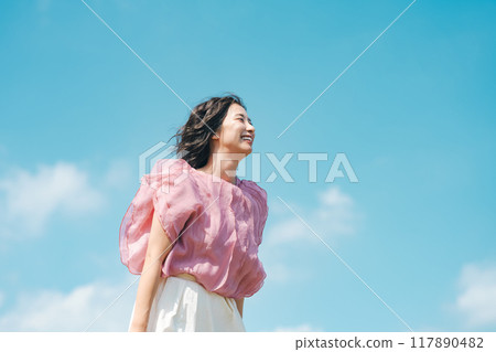 Female outdoor portrait 117890482