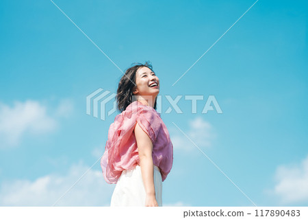 Female outdoor portrait 117890483