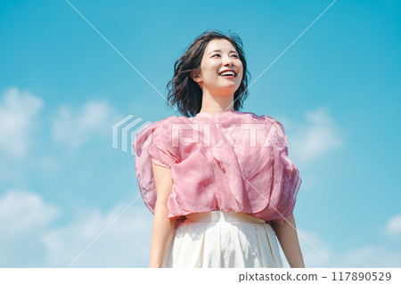 女性戶外肖像 女性戶外肖像 117890529