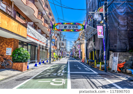東京豐島區的城市景觀、椎名町站、椎名町 Sunroad 117890703