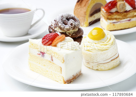 Shortcake Strawberry Mont Blanc 117893684