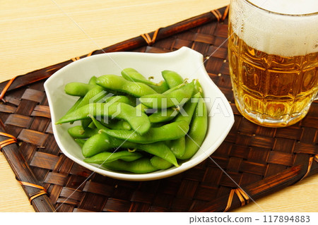 edamame and beer edamame and beer 117894883