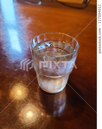 玻璃用水 玻璃用水 117894911