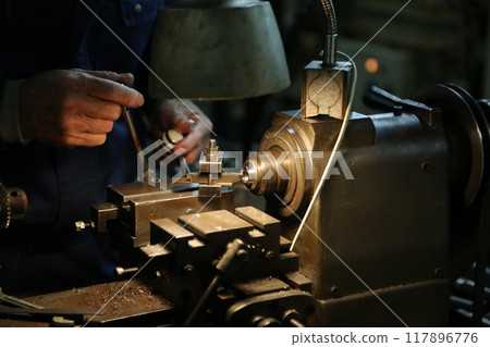 工廠裡的工匠 工廠裡的工匠 117896776