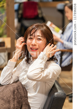 hairdressing salon, female, females 117896838