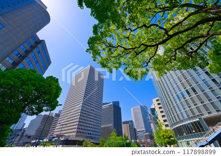 [Osaka Prefecture] May - View of Osaka cityscape from the Umeda Shindo pedestrian bridge 117898899
