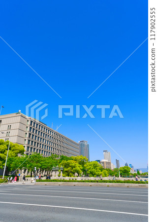 [大阪府]5月：從禦堂筋眺望大阪市政府 117902555
