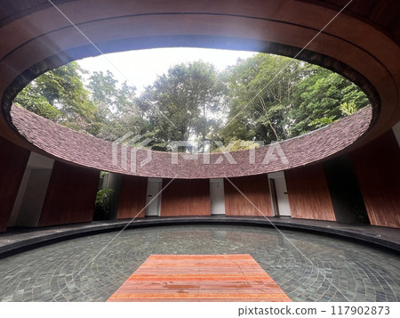 水療中心的建築風格很上鏡,圓形且空曠。 水療中心的建築風格很上鏡,圓形且空曠。 117902873
