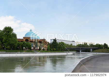 Streets of Tashkent, Uzbekistan 117902974