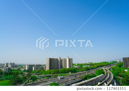 [大阪府]4月：北大阪，藍天清爽，中國汽車和單軌電車 117903351
