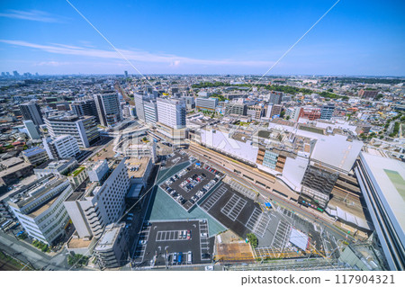 日本千葉市八月的城市景觀。千葉站等景觀 117904321