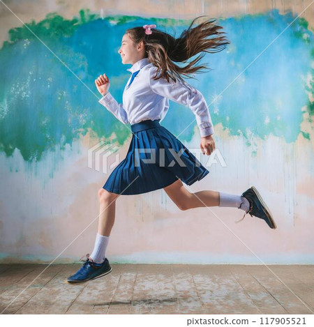 一個向著夢想積極奔跑的女孩 117905521