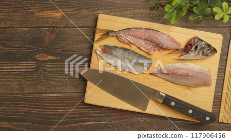 Image of horse mackerel filleted into three pieces 117906456