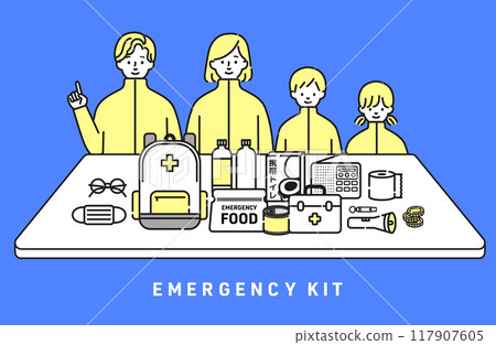 一家人在桌上擺放防災用品 117907605