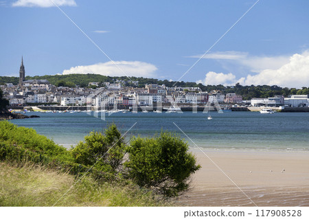 The cityscape of Douarnenez 117908528