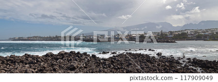 Panoramic view of Saint-Pierre de la Reunion 117909049