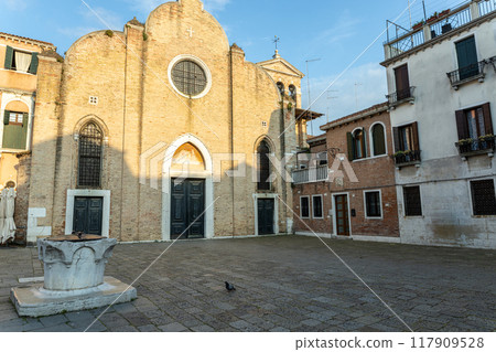 Beaufitul streets and alleys in Venice, Italy 117909528