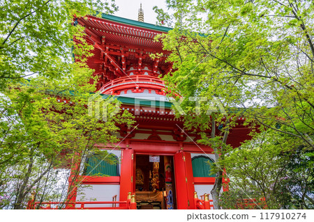 Red pagoda at Nyoirinji Temple, Ogori, Fukuoka, Japan Red pagoda at Nyoirinji Temple, Ogori, Fukuoka, Japan 117910274