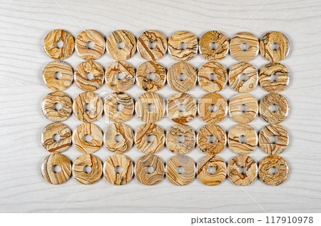 Earth's Canvas in Stone: Picture Jasper Hearts Reveal Geological Wonders - Discover the Allure of 40 Naturally Patterned Gemstones in Perfect Symmetry. 117910978