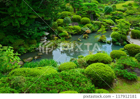 Homma Family Villa: View of the garden from Seienkaku, Homma Museum of Art 117912181