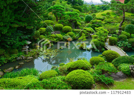 本間美術館從本間家庭別墅青園閣俯瞰花園 本間美術館從本間家庭別墅青園閣俯瞰花園 117912483
