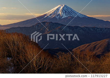 Mt.Fuji in the morning seen from Nandai Bodhisattva Okura Takamaru Mt.Fuji in the morning seen from Nandai Bodhisattva Okura Takamaru 117913227