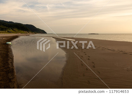 越後七浦海濱線，有潮汐池的海灘，新潟縣 117914653