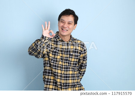 35s Asian man 117915570