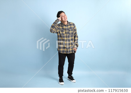 35s Asian man 117915630