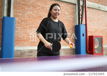 20s Asian woman 117915845