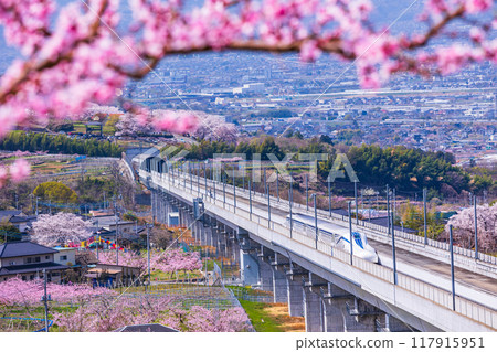 [山梨縣] 磁浮列車在桃源鄉實驗軌道上行駛 117915951
