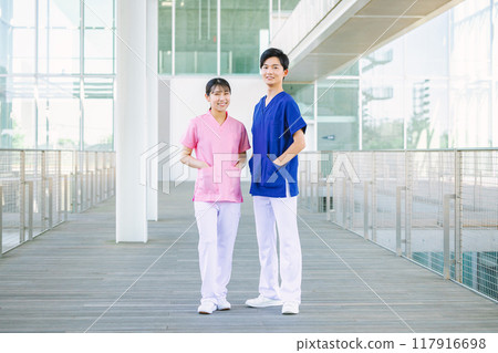 Medical staff with hands in pockets, people working in hospitals Medical staff with hands in pockets, people working in hospitals 117916698