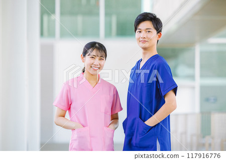 Medical staff with hands in pockets, people working in hospitals Medical staff with hands in pockets, people working in hospitals 117916776