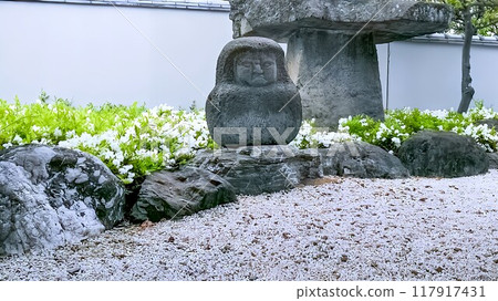 Tied-up Jizo (Nanzo-in) temple in Higashi-Mizumoto, Katsushika Ward, Tokyo 117917431