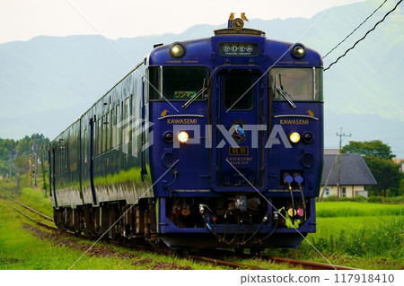 豐肥本線運行的觀光列車“川瀨美山瀨美號” 豐肥本線運行的觀光列車“川瀨美山瀨美號” 117918410