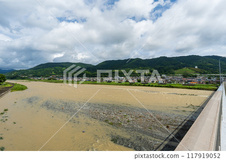 River and sky swollen by the typhoon - Sakawa River during the typhoon River and sky swollen by the typhoon - Sakawa River during the typhoon 117919052