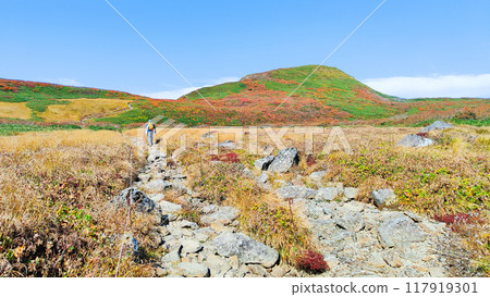 秋季攀登彌石石岳：從姥石平眺望彌石石嶽山頂 117919301