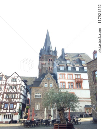 The streets of Old Town 117921262