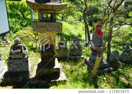 There are many temples in Shiodaira, Kamakura, Shinshu (Daihoji Temple) 117921473
