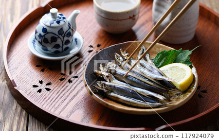 Dried silver-striped round herring (dried silver-striped round herring) from Kushimoto Port, Wakayama Prefecture 117924079