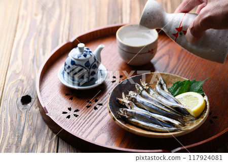 Dried silver-striped round herring (dried silver-striped round herring) from Kushimoto Port, Wakayama Prefecture Dried silver-striped round herring (dried silver-striped round herring) from Kushimoto Port, Wakayama Prefecture 117924081