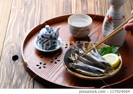 Dried silver-striped round herring (dried silver-striped round herring) from Kushimoto Port, Wakayama Prefecture 117924084