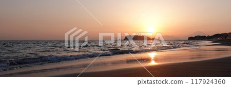 江之島的夜景與富士山的剪影 江之島的夜景與富士山的剪影 117924360