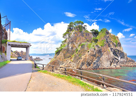東北/小袖海岸/Tsurishodo風景、沿著海岸線行駛的形象、白色汽車/岩手縣久慈市(1) 東北/小袖海岸/Tsurishodo風景、沿著海岸線行駛的形象、白色汽車/岩手縣久慈市(1) 117924551