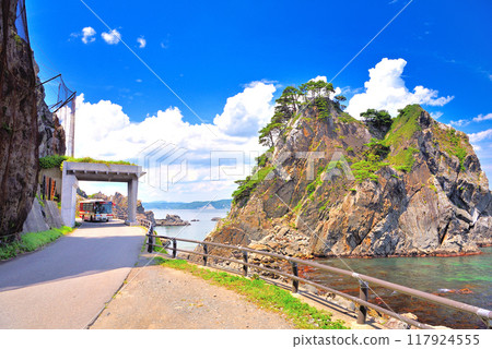 Scenery of the Tsuriganedo temple at Kosode Coast in Tohoku, driving along the coastline, route buses in Kuji City, Iwate Prefecture (1) 117924555